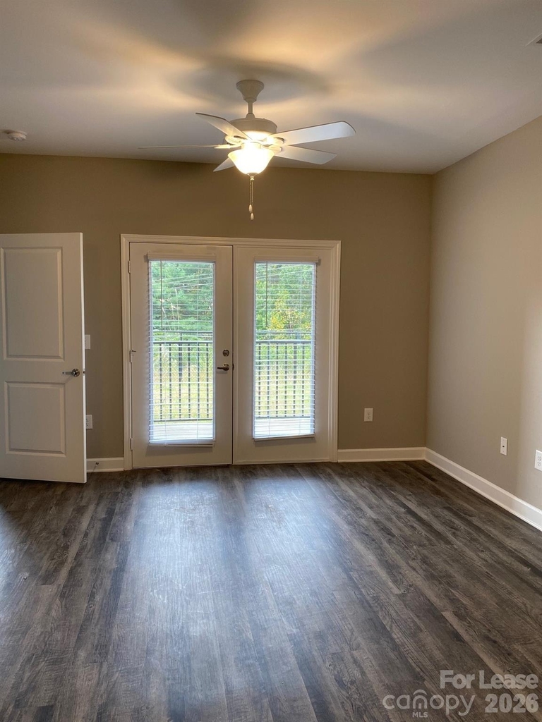 90 Riverside Drive - Photo 16