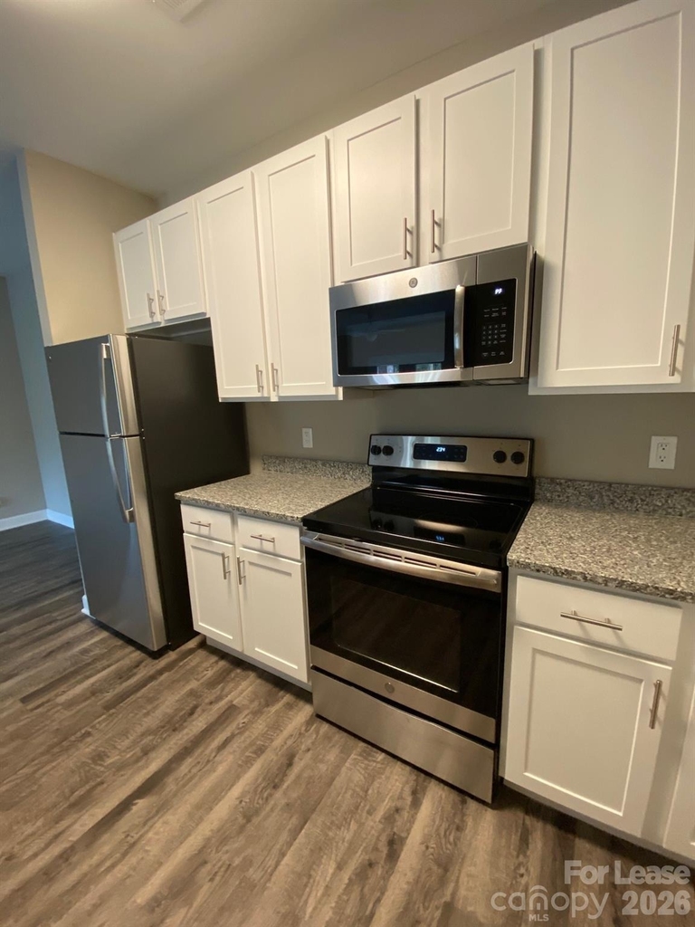 90 Riverside Drive - Photo 12