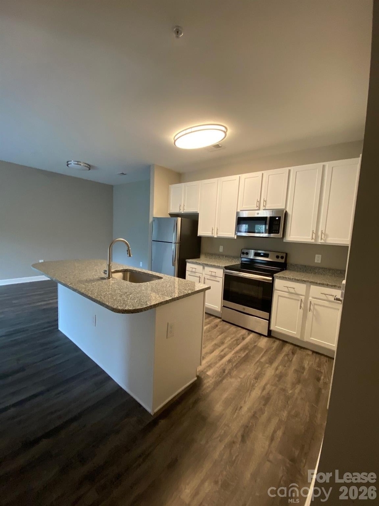 90 Riverside Drive - Photo 9