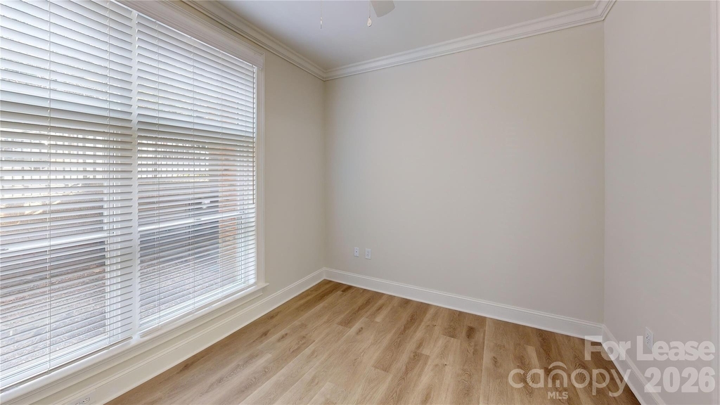 1301 Queens Road - Photo 12