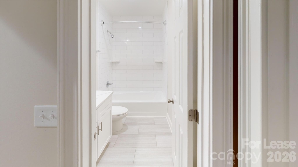 1301 Queens Road - Photo 15