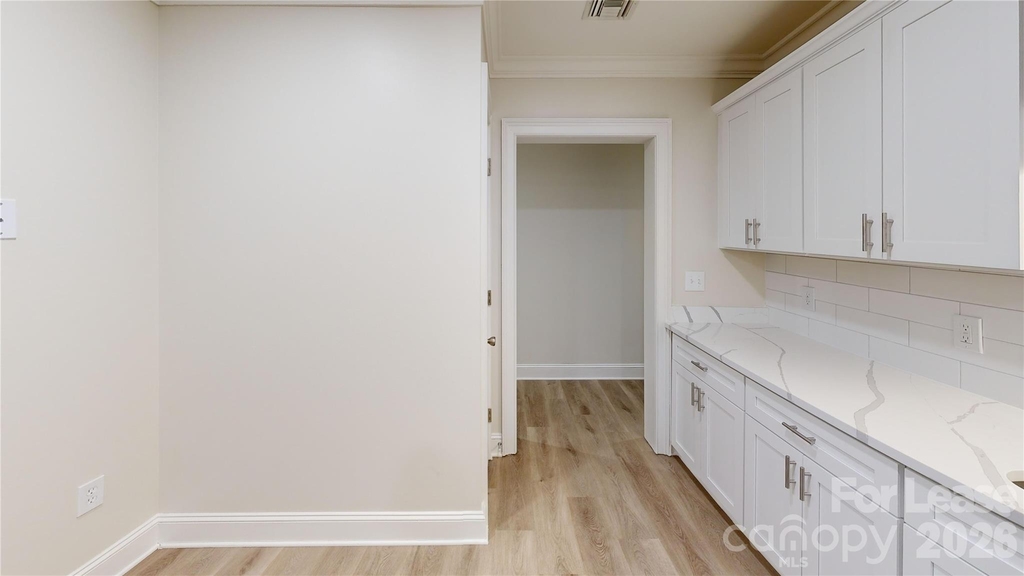 1301 Queens Road - Photo 5
