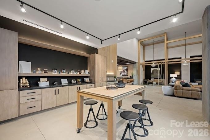 536 W Tremont Avenue - Photo 8