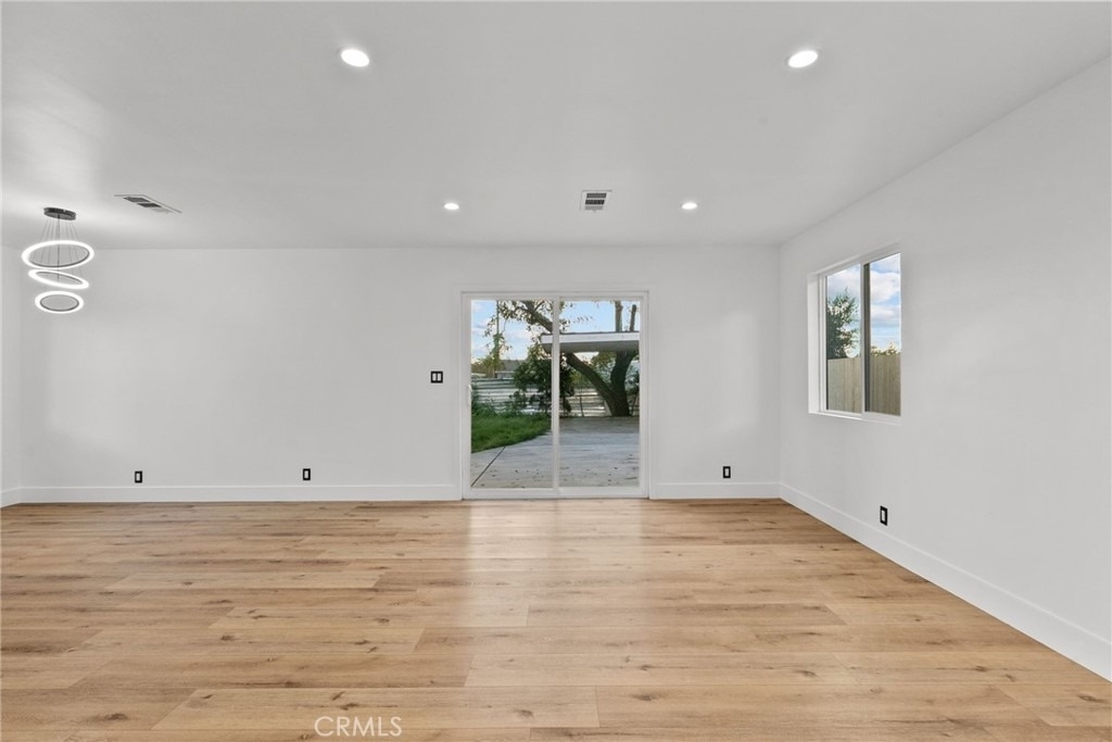 12869 Norris Avenue - Photo 8