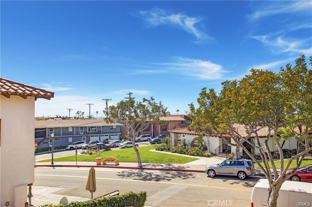 251 Avenida Del Mar - Photo 2
