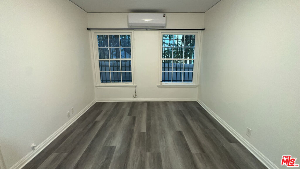 4950 Beverly Boulevard - Photo 10