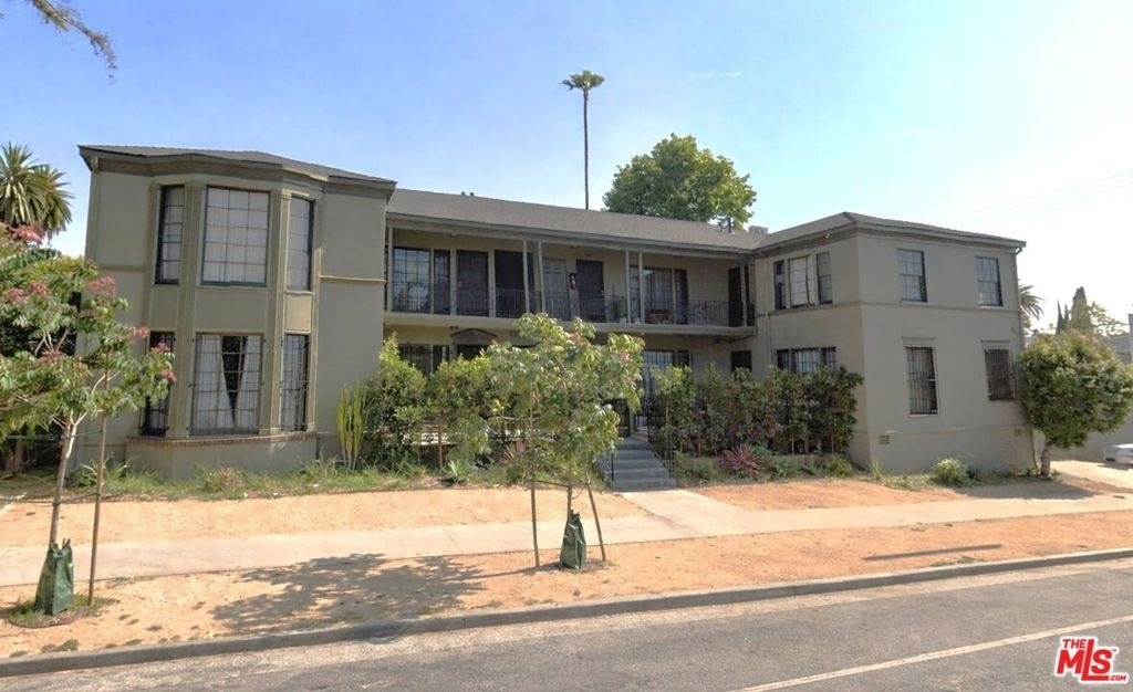 4950 Beverly Boulevard - Photo 0
