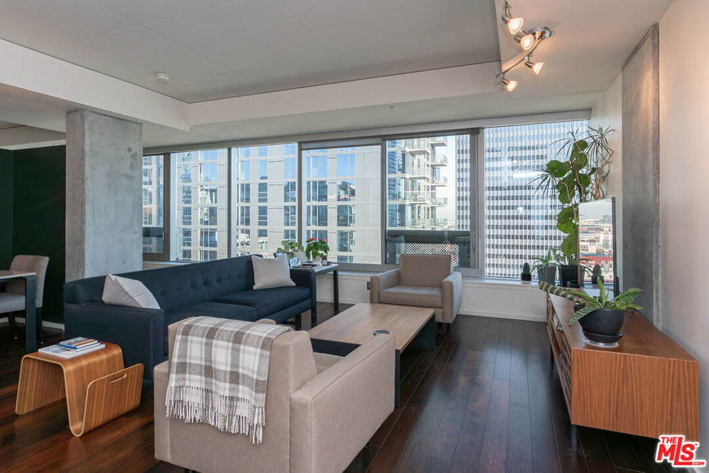 1155 S Grand Avenue - Photo 4