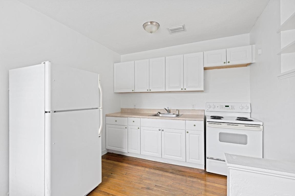 5208 Spruce Avenue - Photo 7