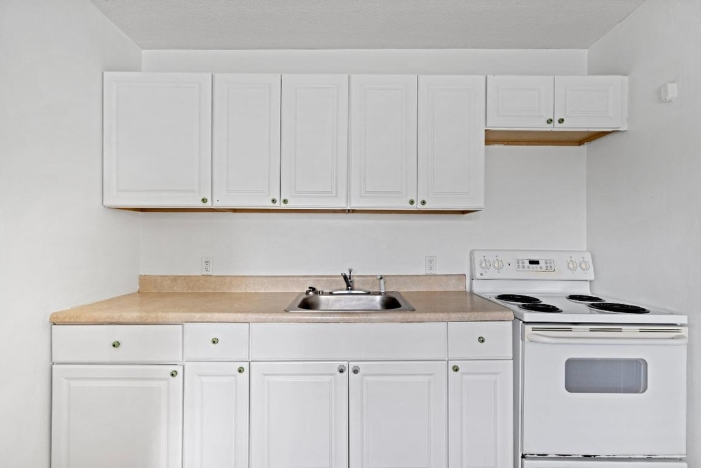 5208 Spruce Avenue - Photo 8