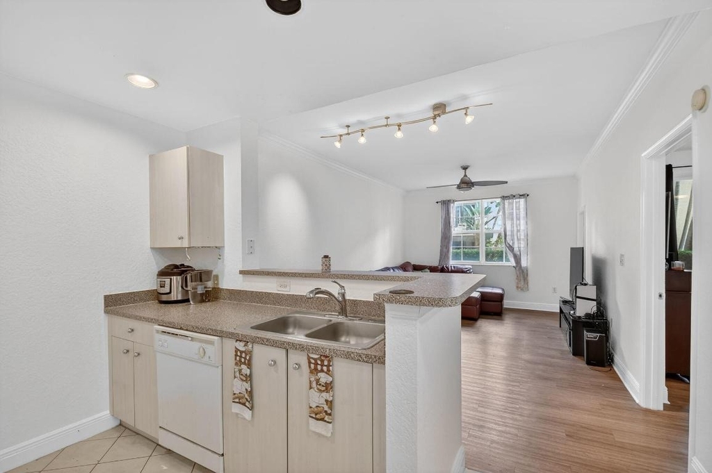 1805 N Flagler Drive - Photo 3