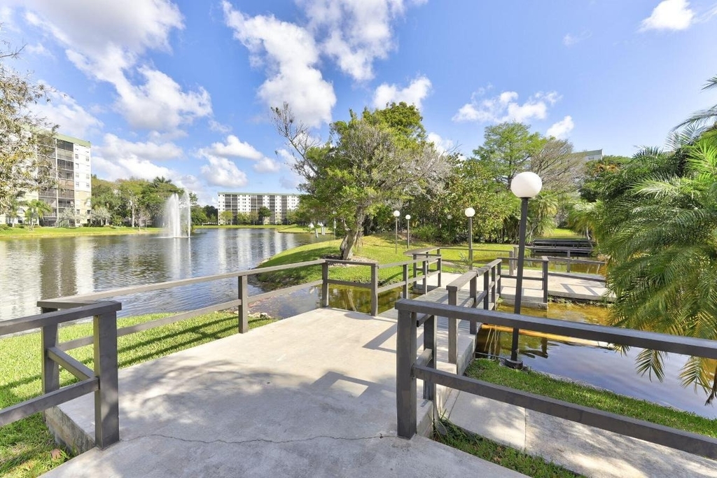 2851 S Palm Aire Drive - Photo 31