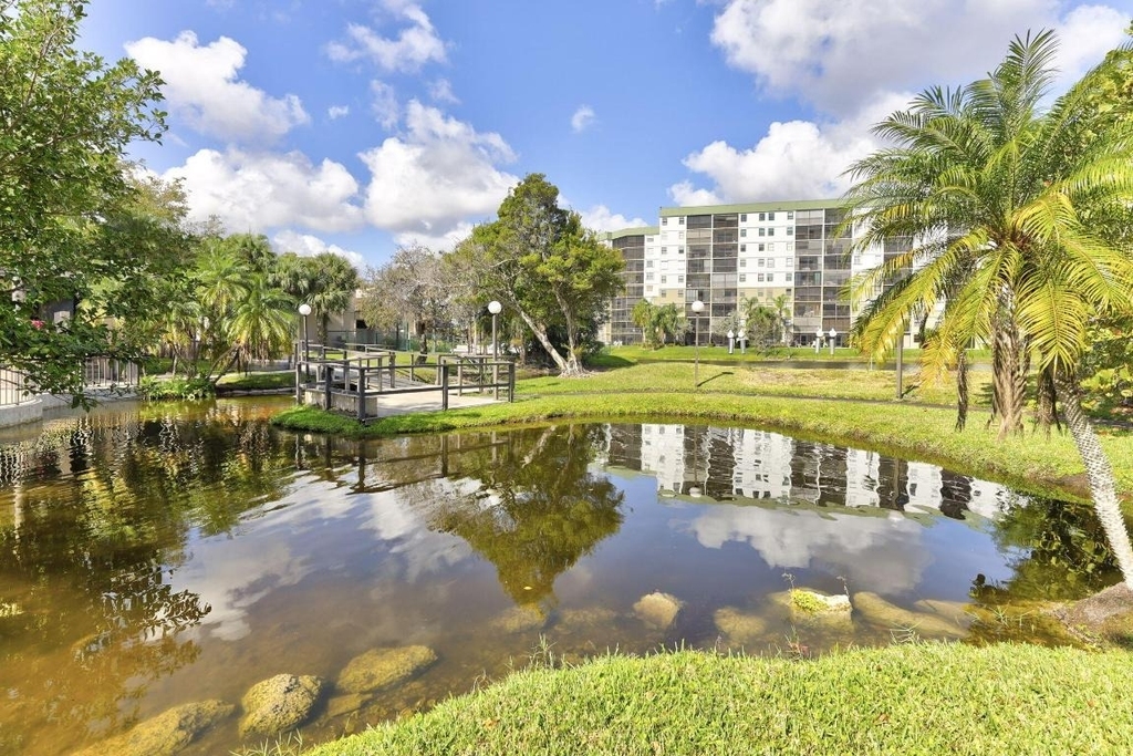2851 S Palm Aire Drive - Photo 33