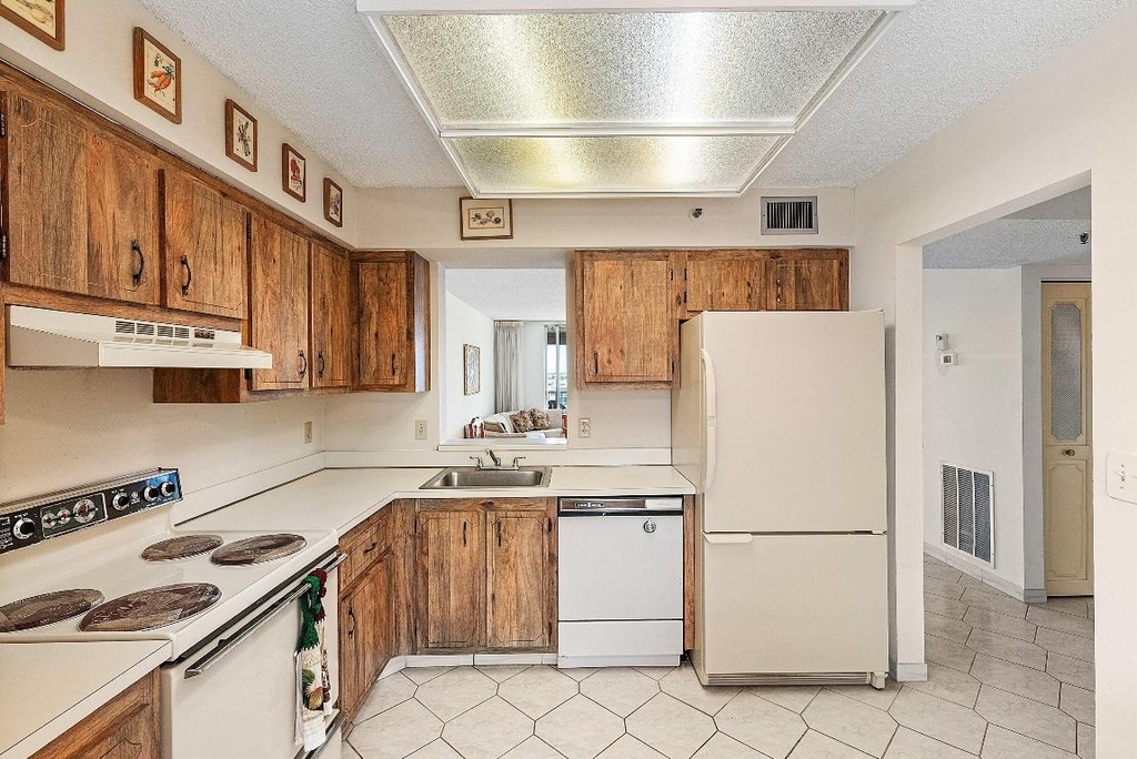 14623 Bonaire Boulevard - Photo 10
