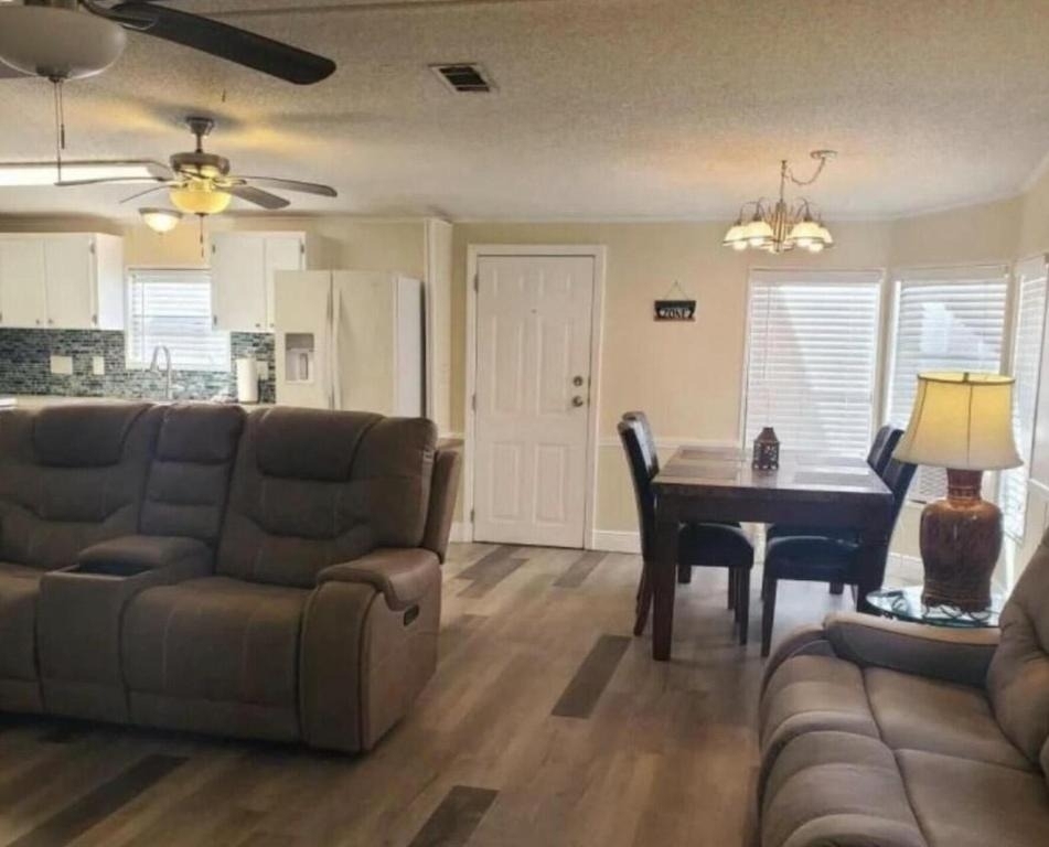 19418 Saddle Brook Court - Photo 2