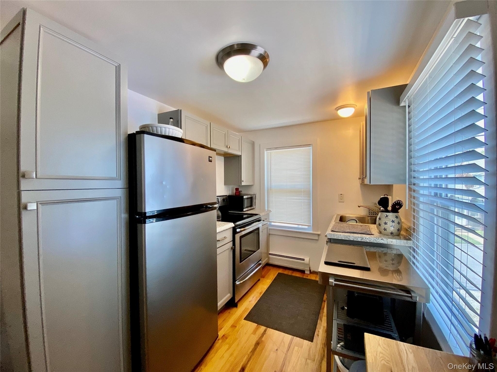 880 Wiggins Street - Photo 4