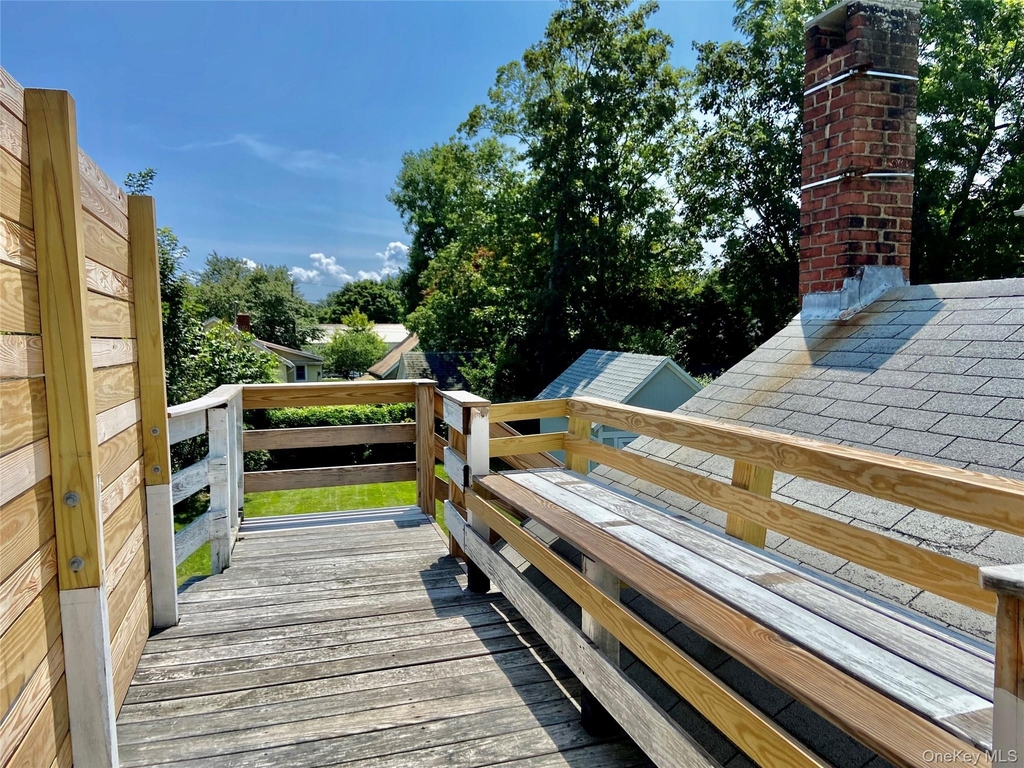 880 Wiggins Street - Photo 2
