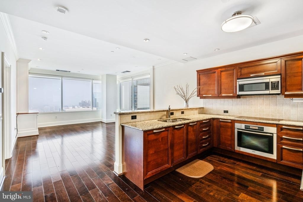 50 S 16th Street - Photo 2