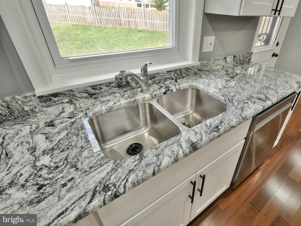 6918 Pine Valley Drive - Photo 13