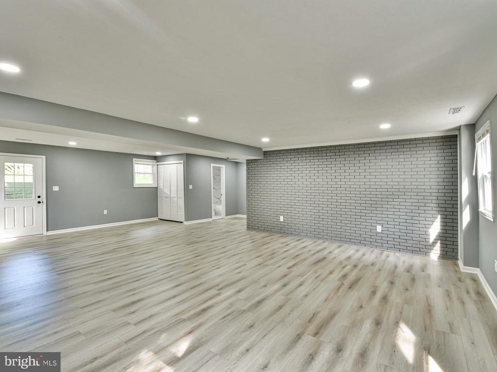 6918 Pine Valley Drive - Photo 35