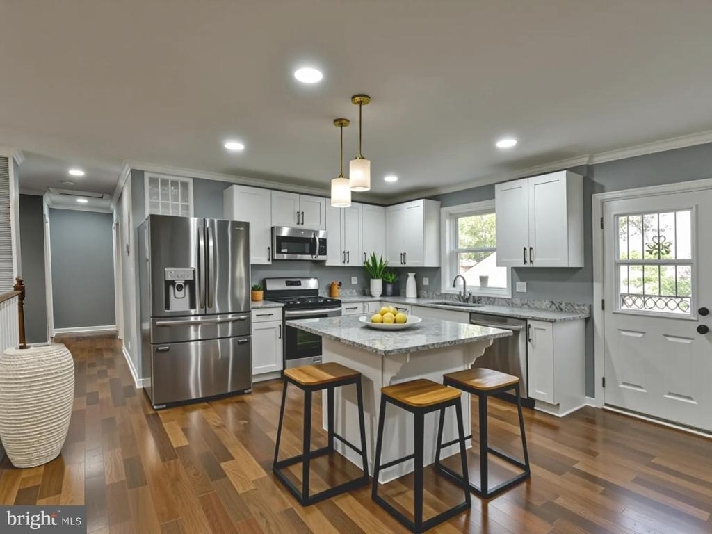 6918 Pine Valley Drive - Photo 9