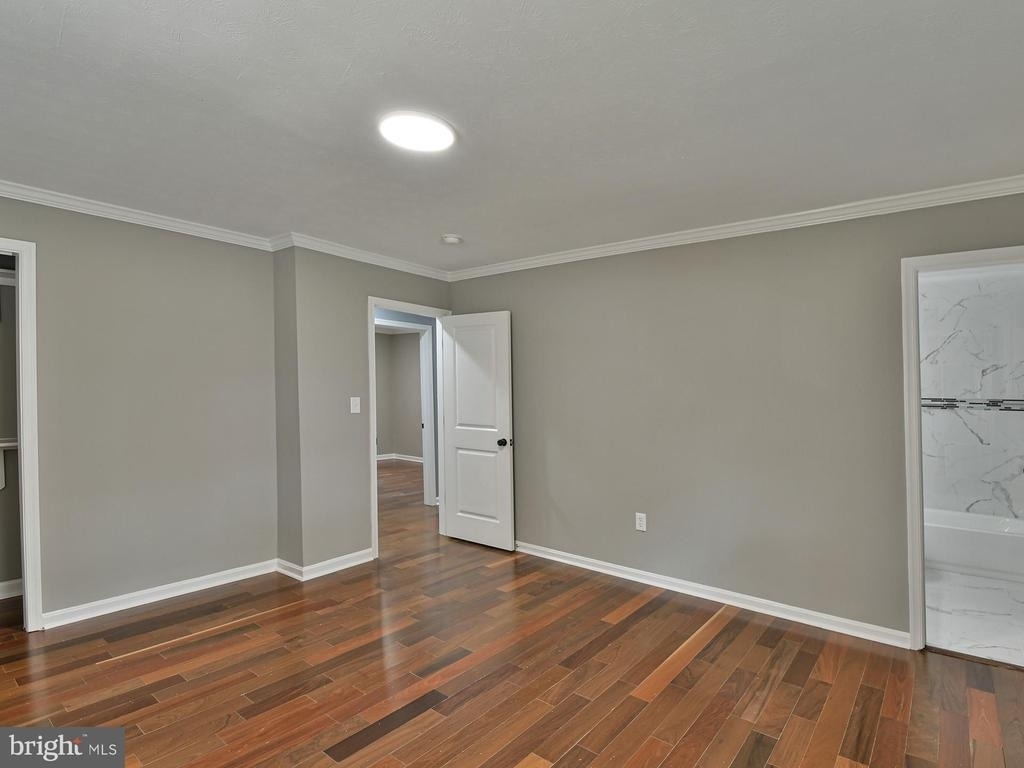 6918 Pine Valley Drive - Photo 18