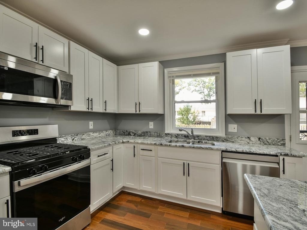 6918 Pine Valley Drive - Photo 11