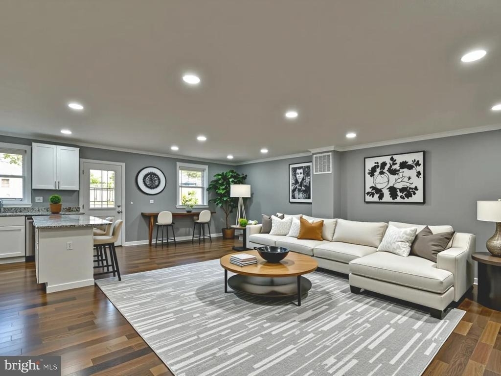 6918 Pine Valley Drive - Photo 5
