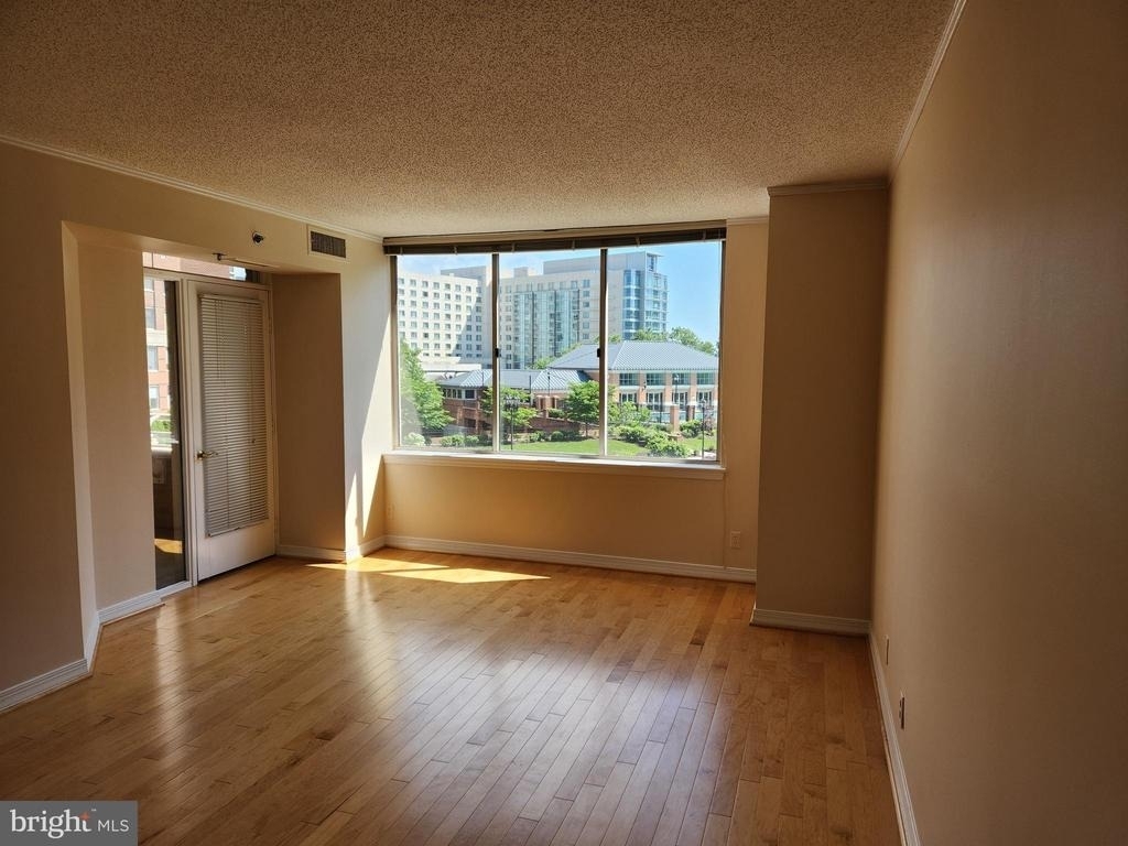 5809 Nicholson Lane - Photo 5
