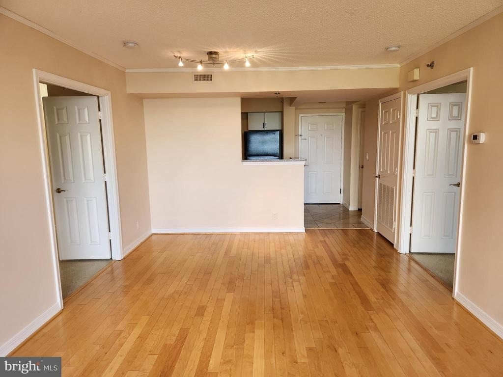 5809 Nicholson Lane - Photo 7