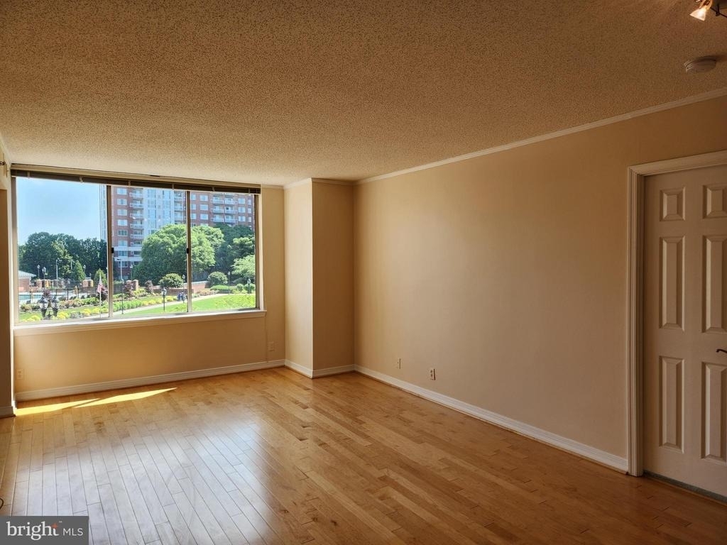 5809 Nicholson Lane - Photo 3