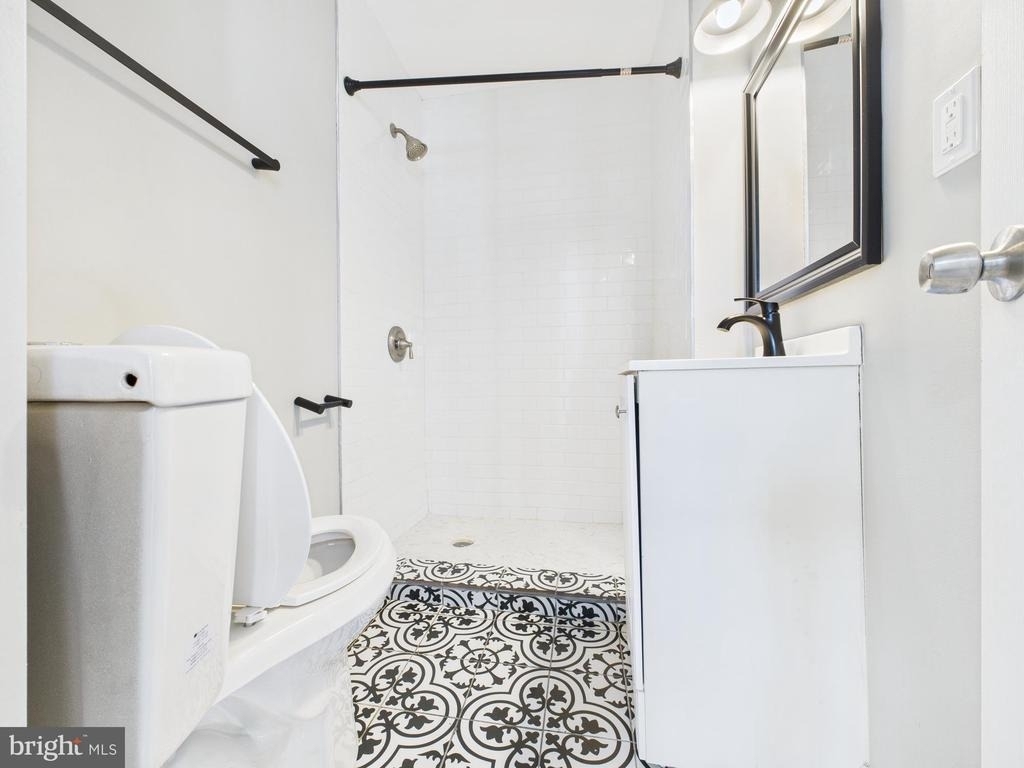 300 W Chesapeake Avenue W - Photo 9