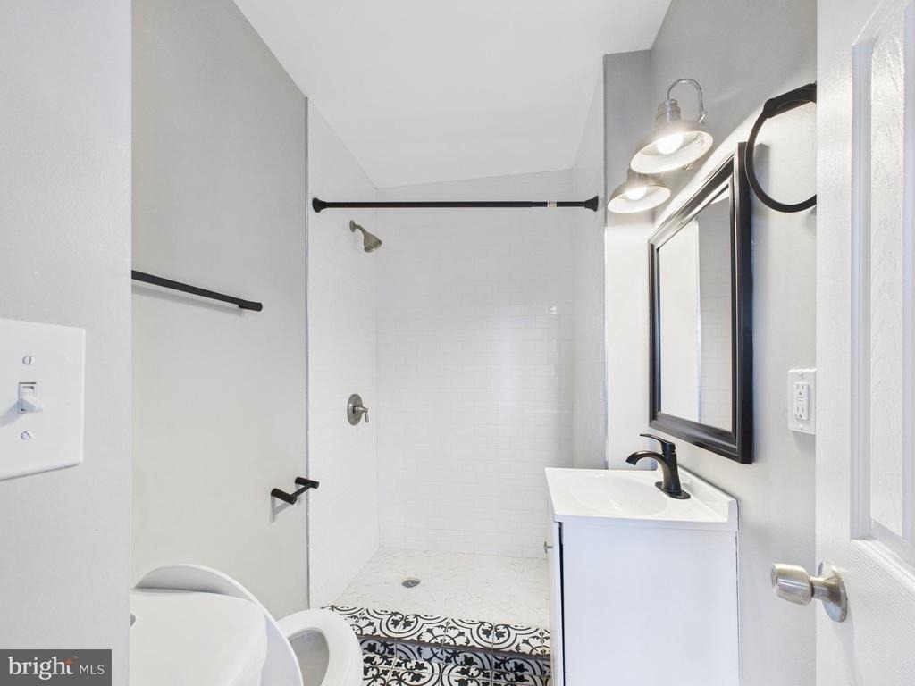 300 W Chesapeake Avenue W - Photo 8