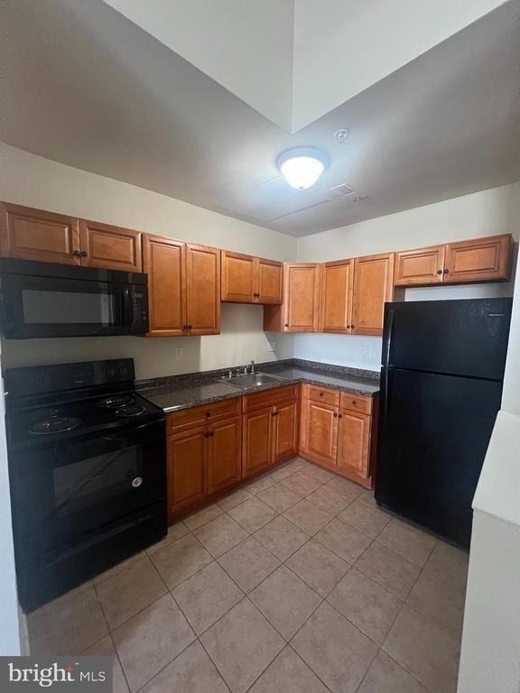317 North Avenue E - Photo 2