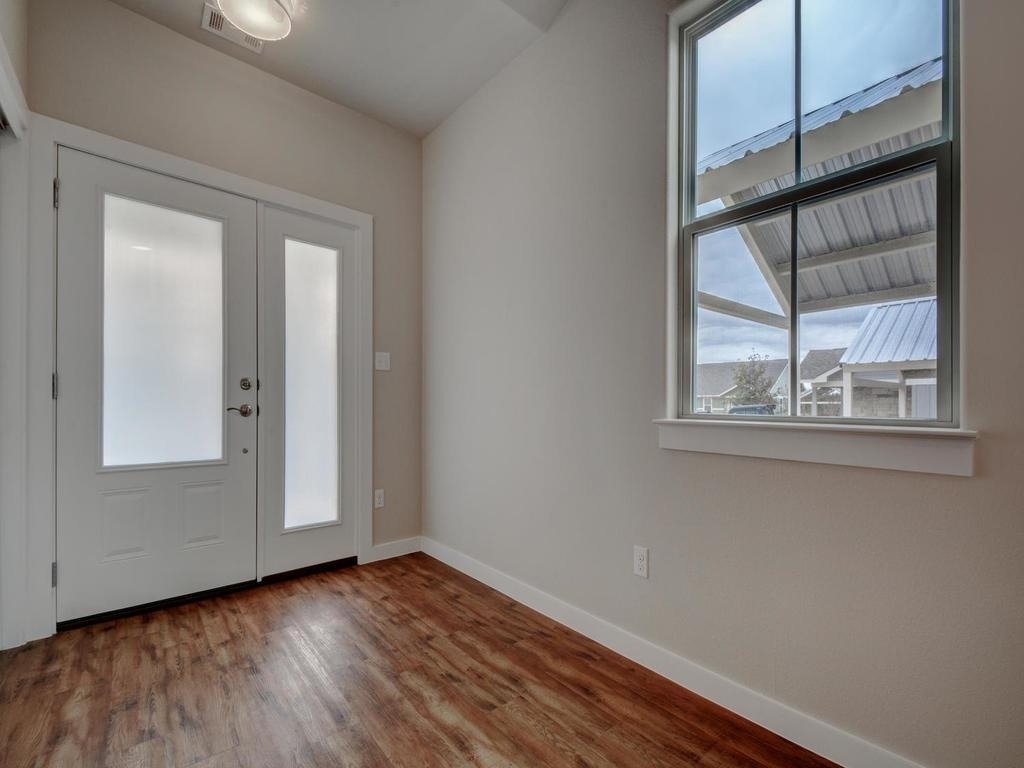 240 Rose Dr - Photo 8
