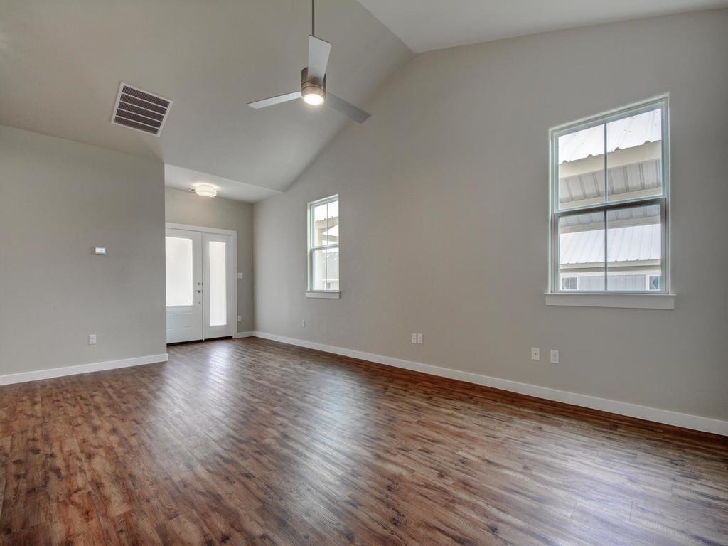 240 Rose Dr - Photo 6