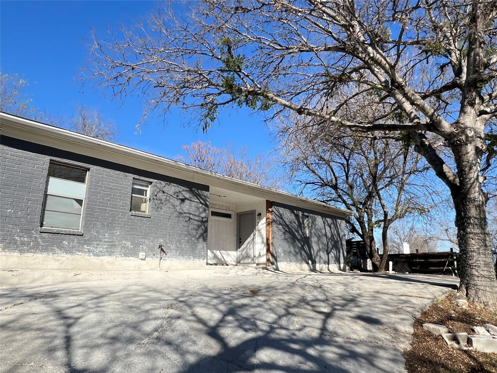 3310 Hycreek Dr - Photo 0