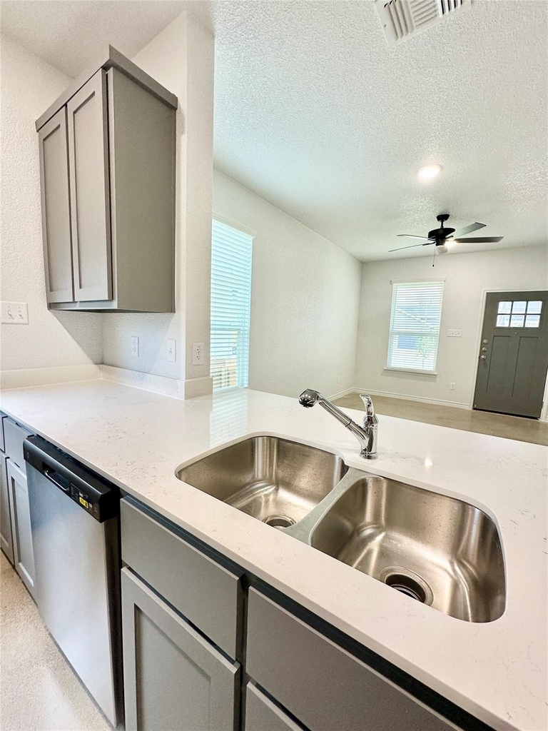 2321 Ocean Ave - Photo 8