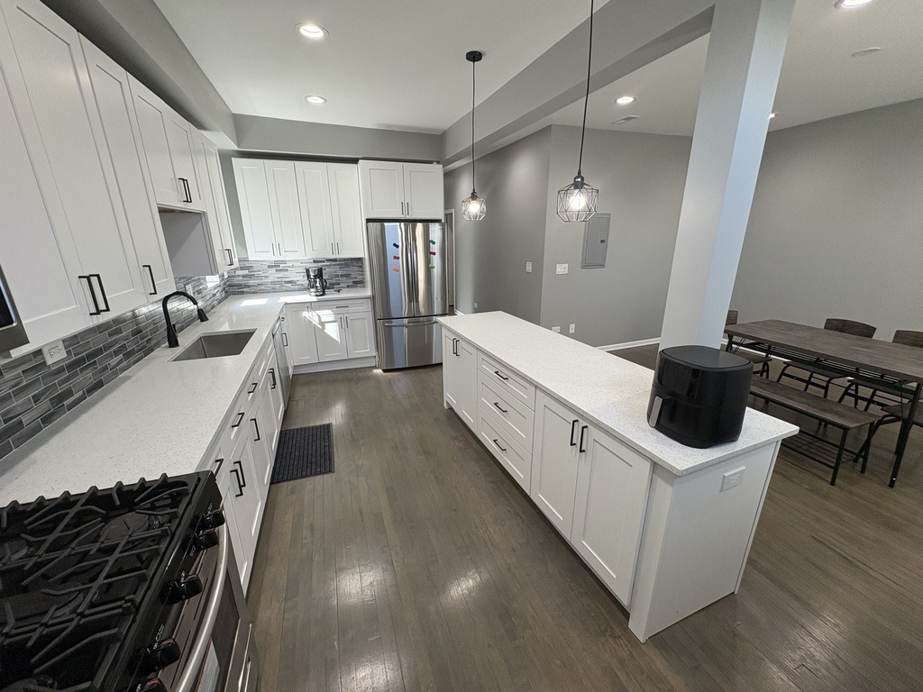 1755 E 72nd Street - Photo 3