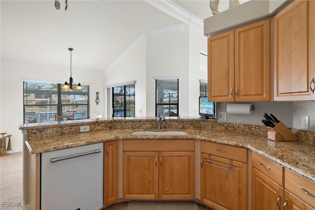 5310 Sands Boulevard - Photo 6