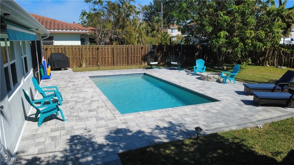 560 E Valley Drive - Photo 17