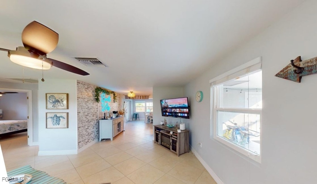 560 E Valley Drive - Photo 14