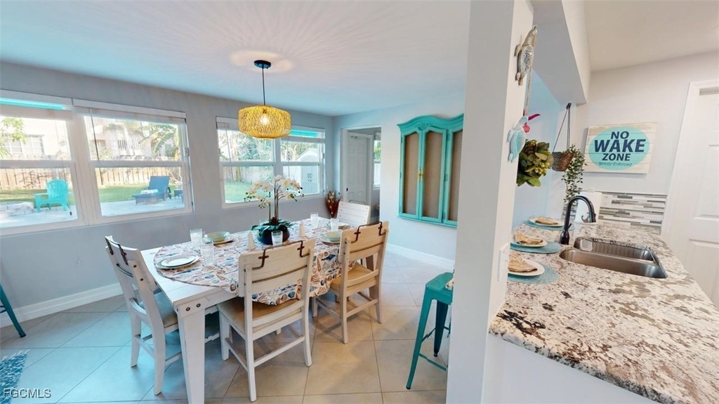 560 E Valley Drive - Photo 7