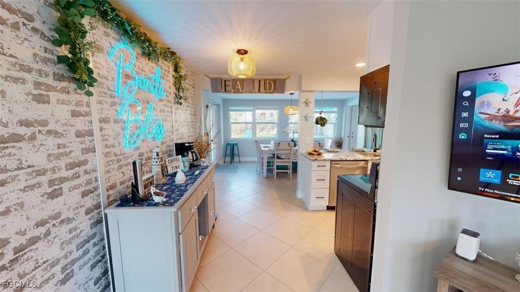 560 E Valley Drive - Photo 9