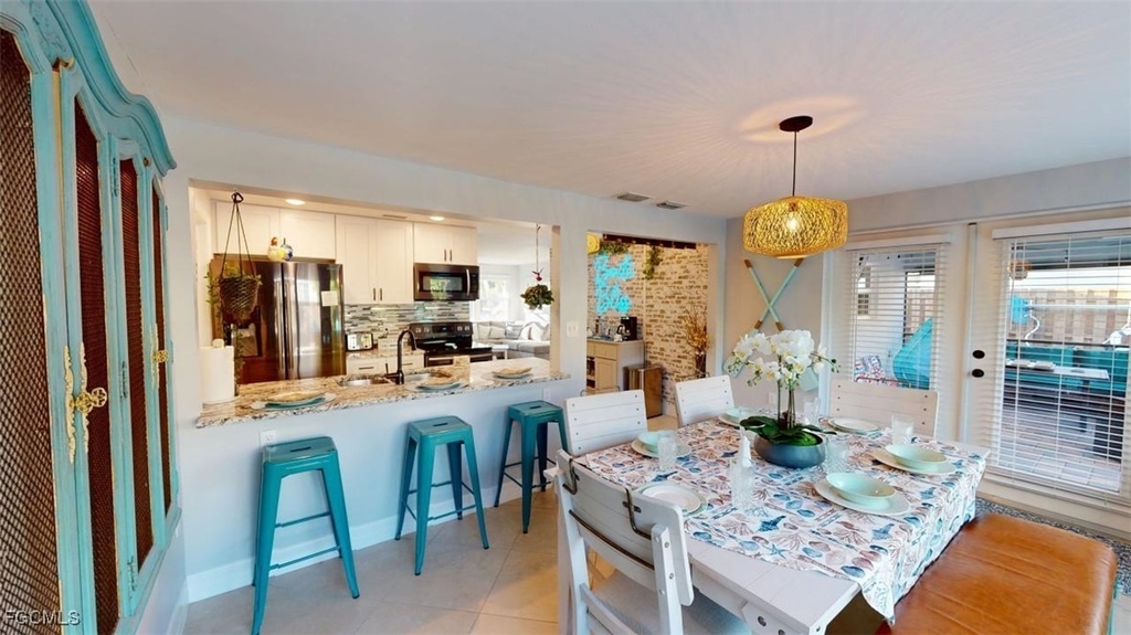 560 E Valley Drive - Photo 6