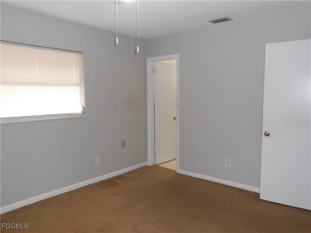 241 Thistle Court - Photo 17