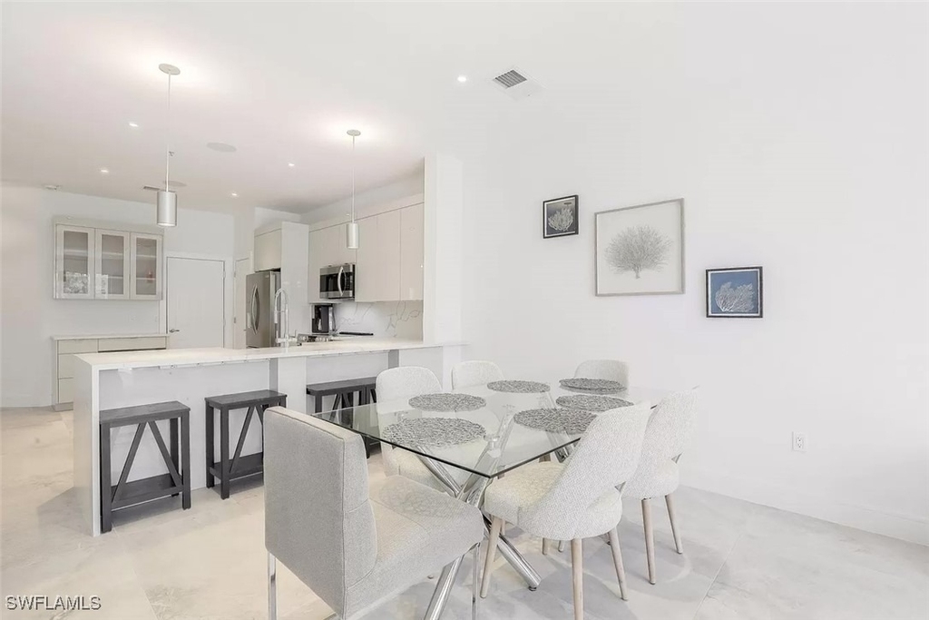 775 Hampton Circle - Photo 7