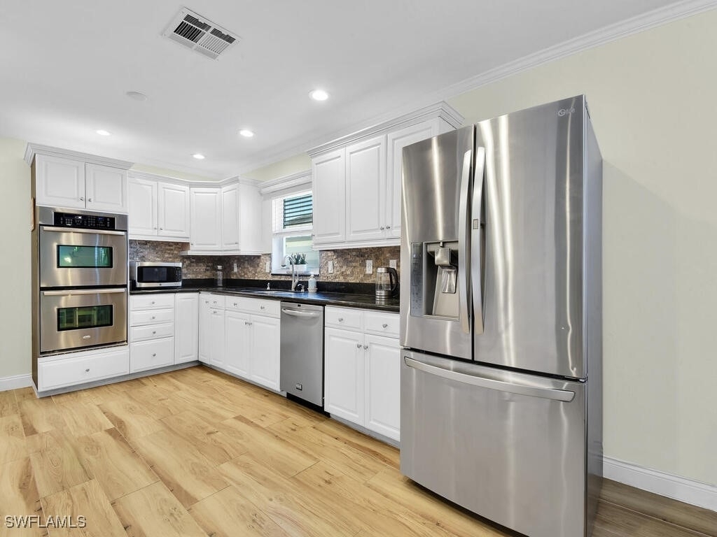 637 103rd Avenue N - Photo 13