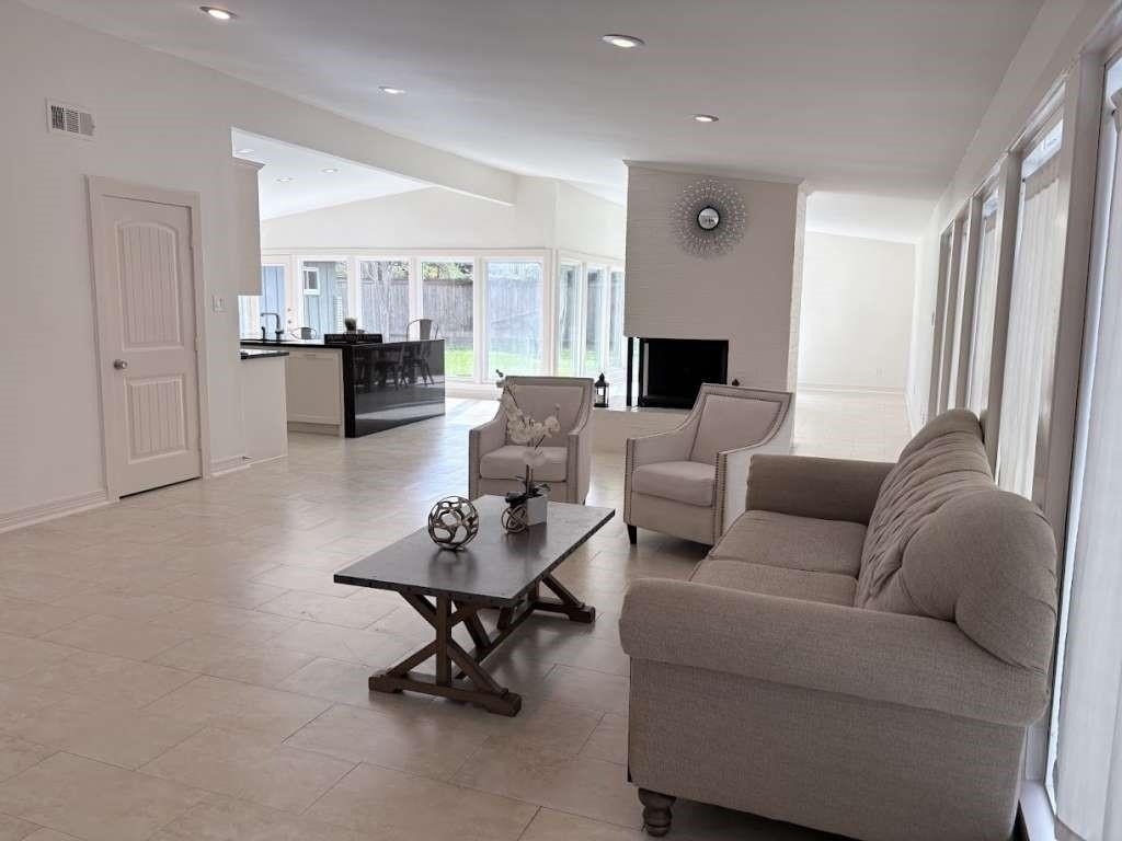 4711 Imogene Street - Photo 2