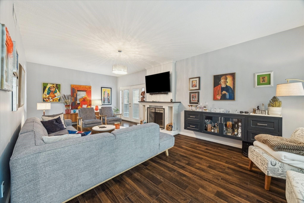 2100 Tanglewilde Street - Photo 5